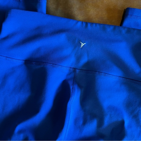 Old Navy Active Blue Go-Dry Elevate High-Waisted Crop Leggings - Picture 8 of 11